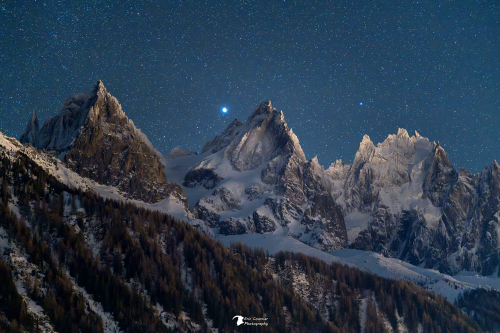 Aiguilles de Chamonix by night